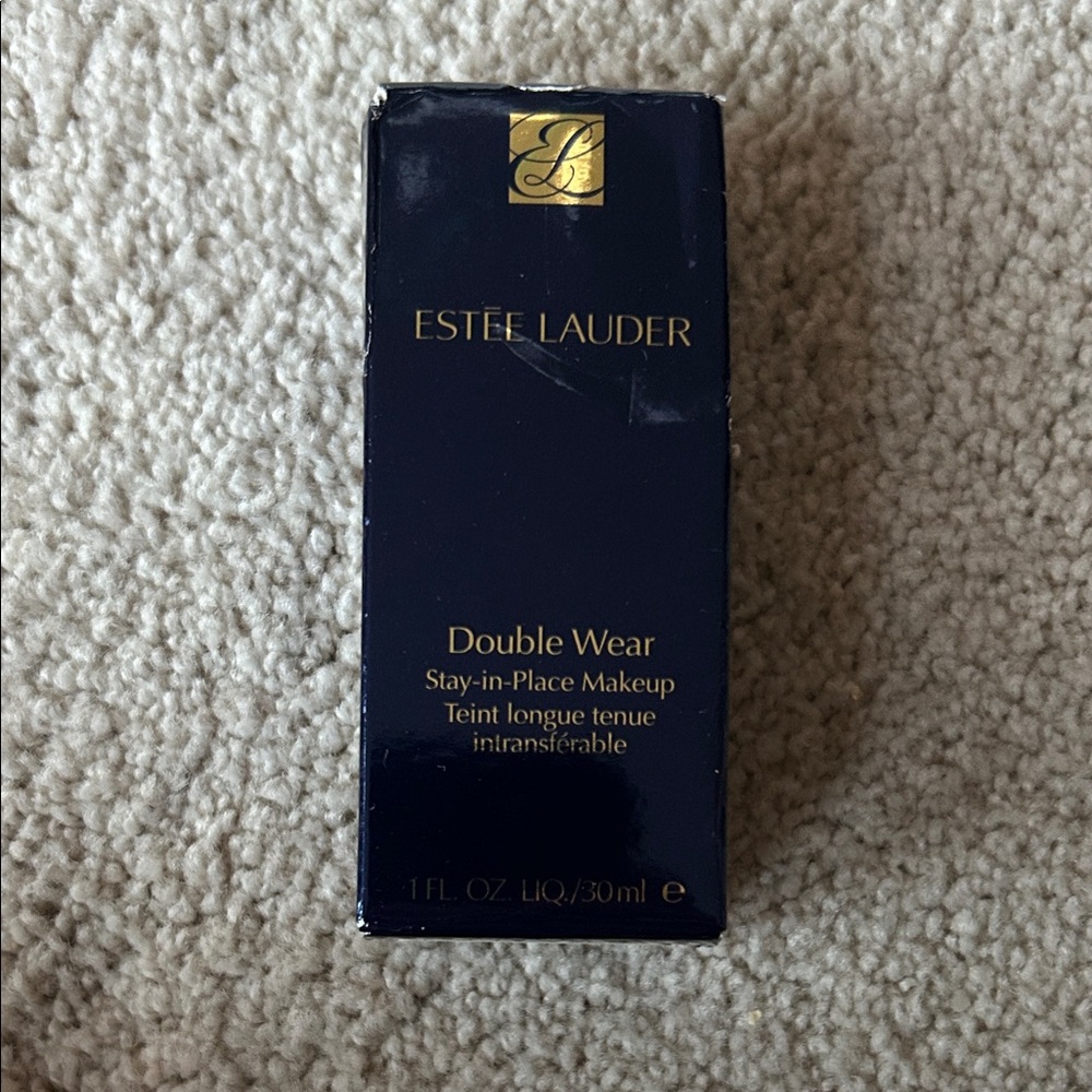 Estee Lauder Double Wear Stay-in-Place Makeup - Classic Navy Box